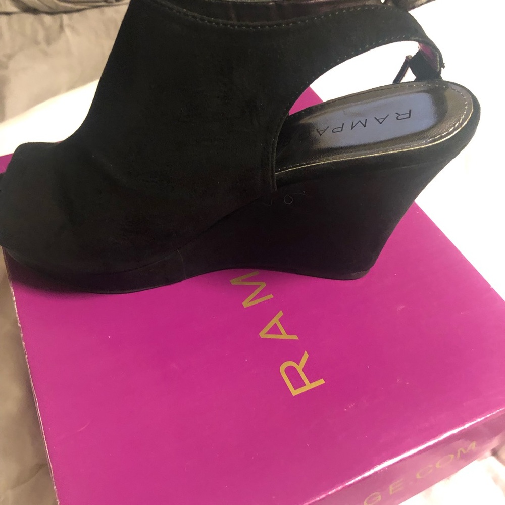 Shoes - Picture 2 of 5